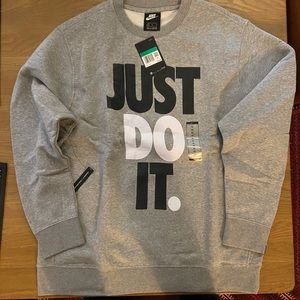New Nike men’s gray crew neck just do it
